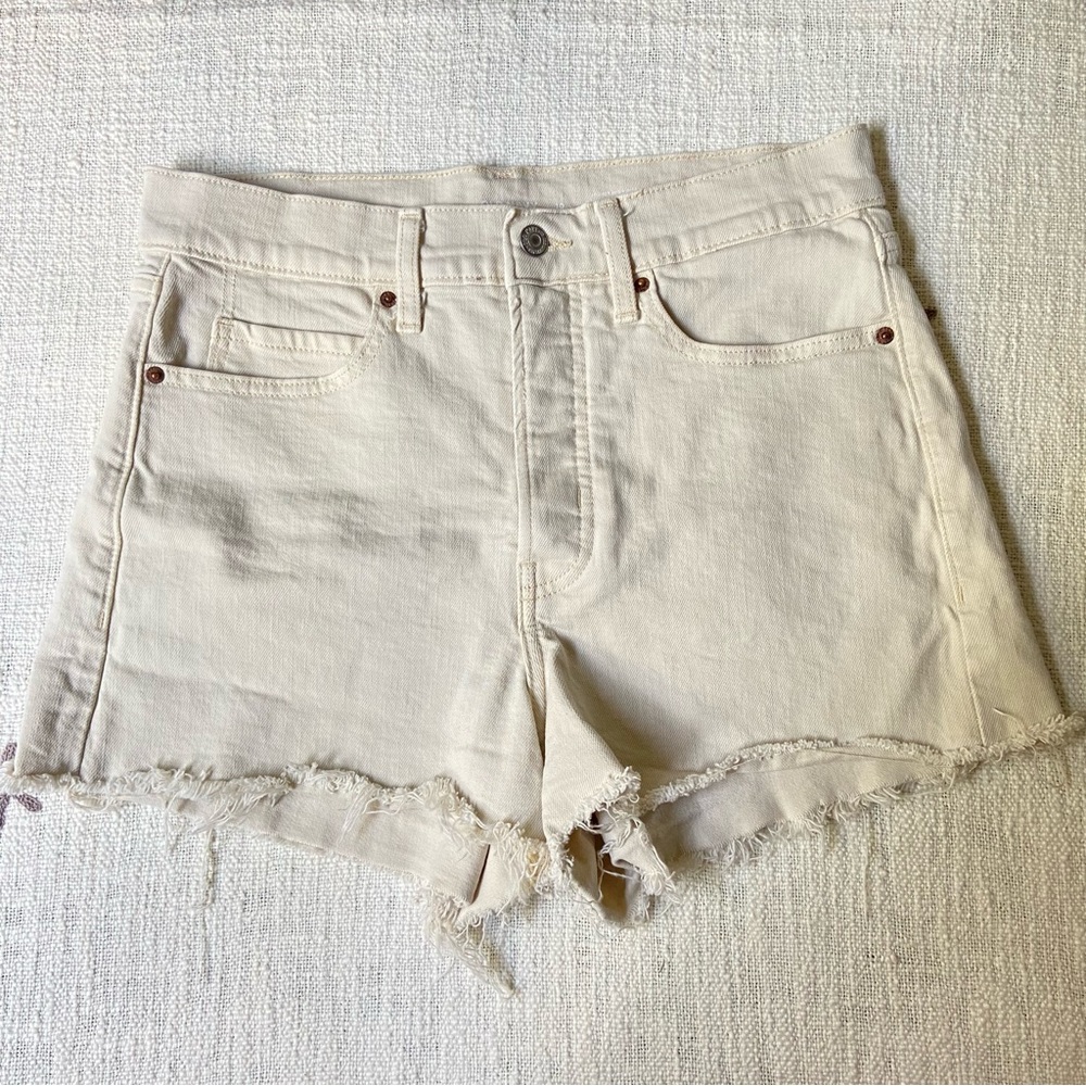 Old Navy cream denim jean shorts 10 frayed hem sky high rise a line button fly
